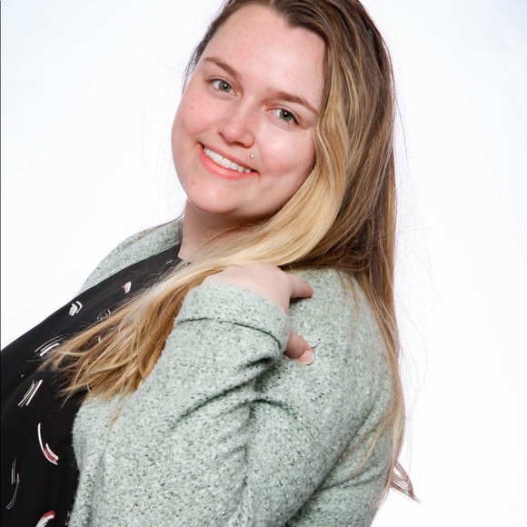 Meet your Posher, Tomika - Picture 1 of 1